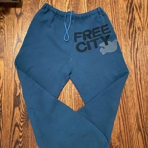 Free city sweats !!